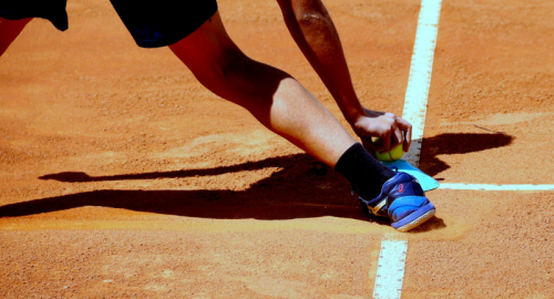 Matteo Arnaldi batte Tsitsipass al Roland Garros: grande vittoria in quattro set e terzo turno conquistato